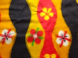 アンティーク　花立涌模様織り出し銘仙着物